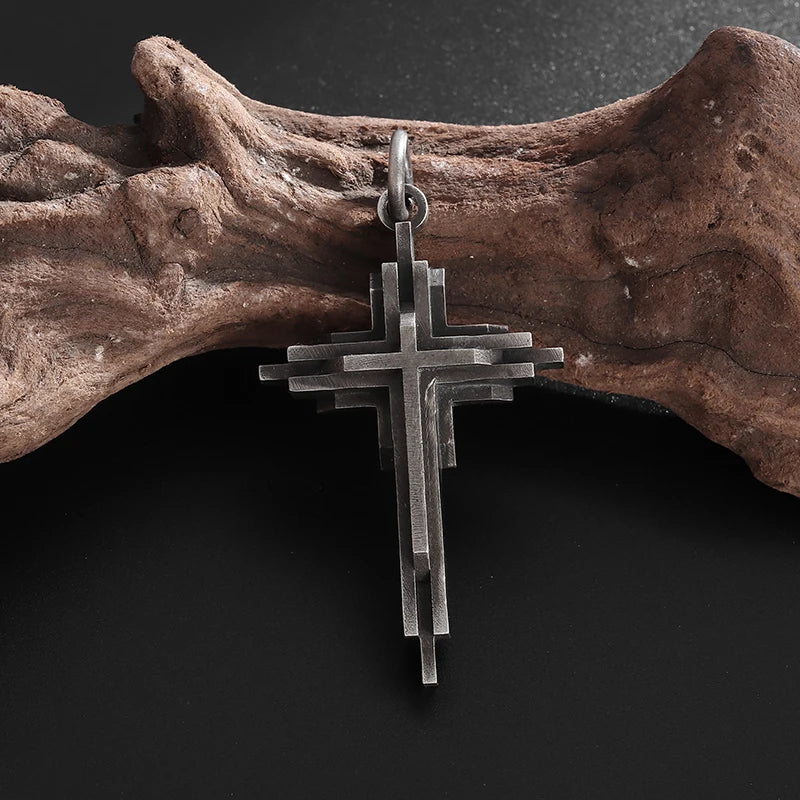 Collier Croix Homme Multicouches en Métal Gris - Style Moderne et Unique