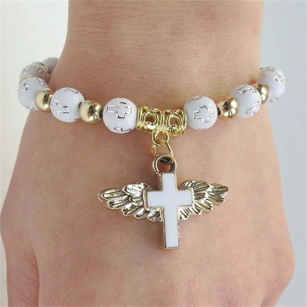 Bracelet Dizainier en Perles avec Croix Ailée
