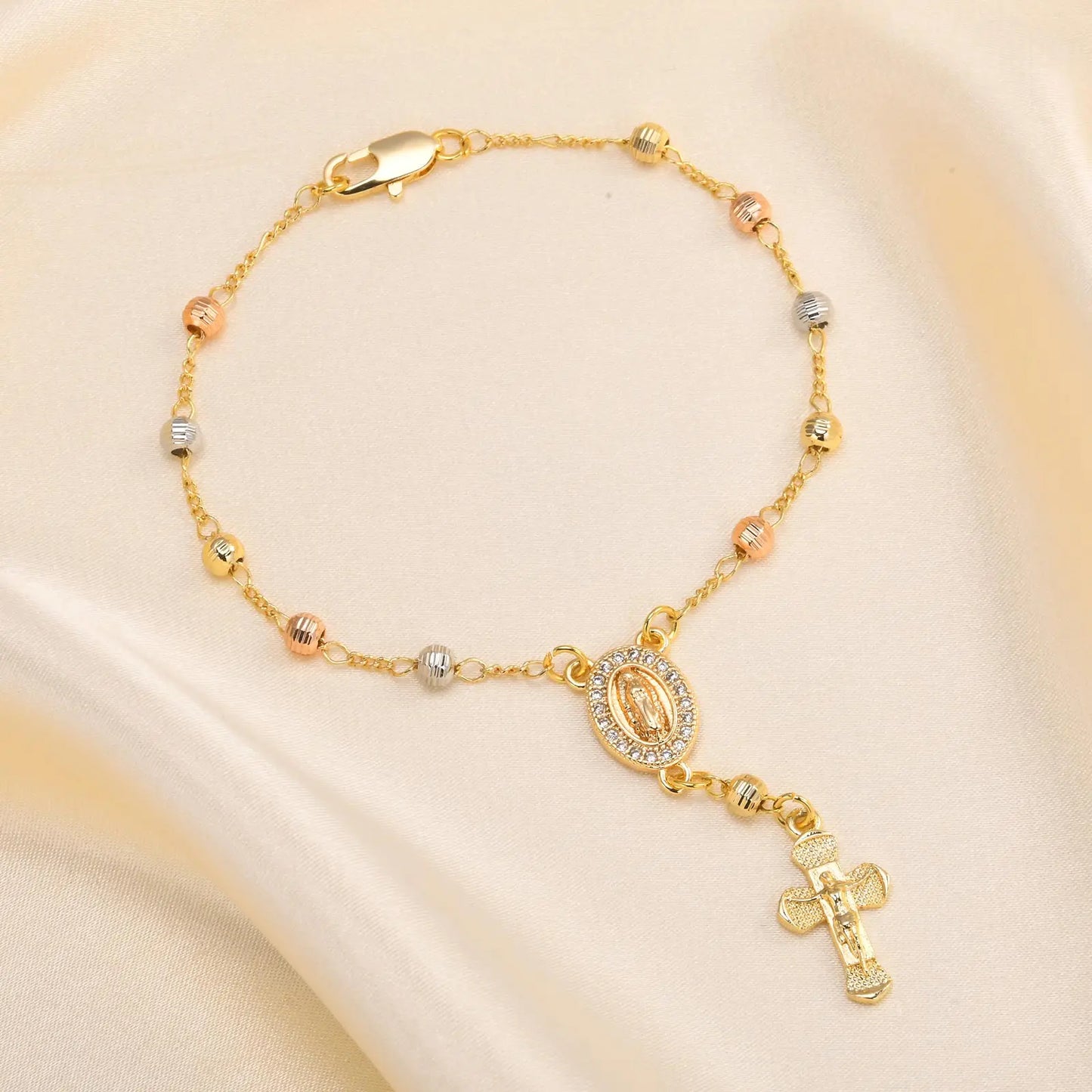 Bracelet Dizainier Doré avec Médaillon et Croix