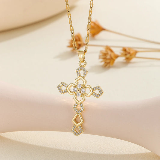 Collier Croix Femme - Design Raffiné