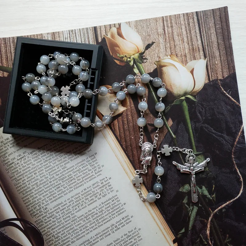 Chapelet en Perles de Pierre Naturelle et Croix Argentée