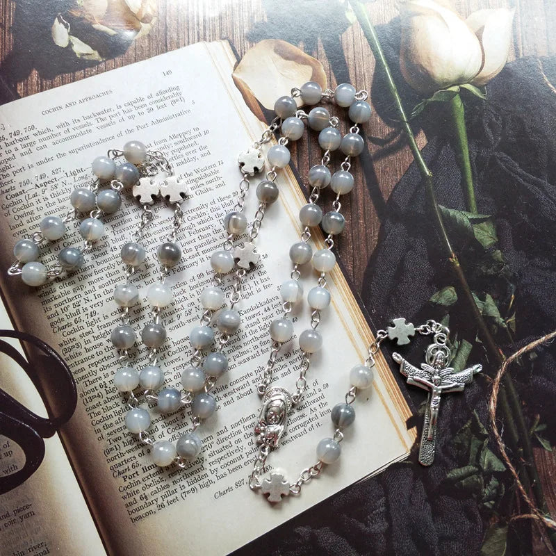 Chapelet en Perles de Pierre Naturelle et Croix Argentée