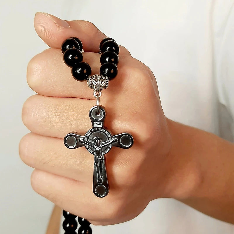 Chapelet en Perles Noires Brillantes avec Croix en Métal Noir et Argent