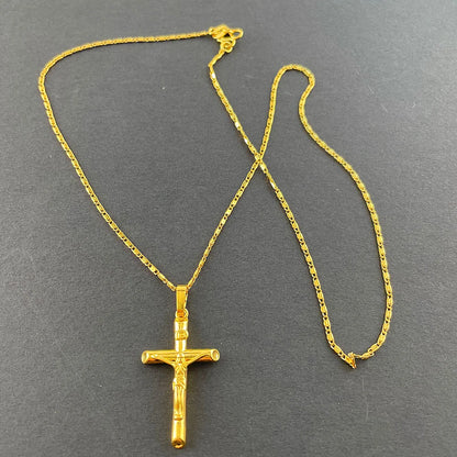 Collier Croix Homme Dorée avec Christ - Intemporalité et Spiritualité