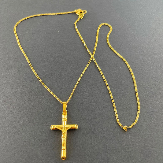 Collier Croix Homme Dorée avec Christ - Intemporalité et Spiritualité