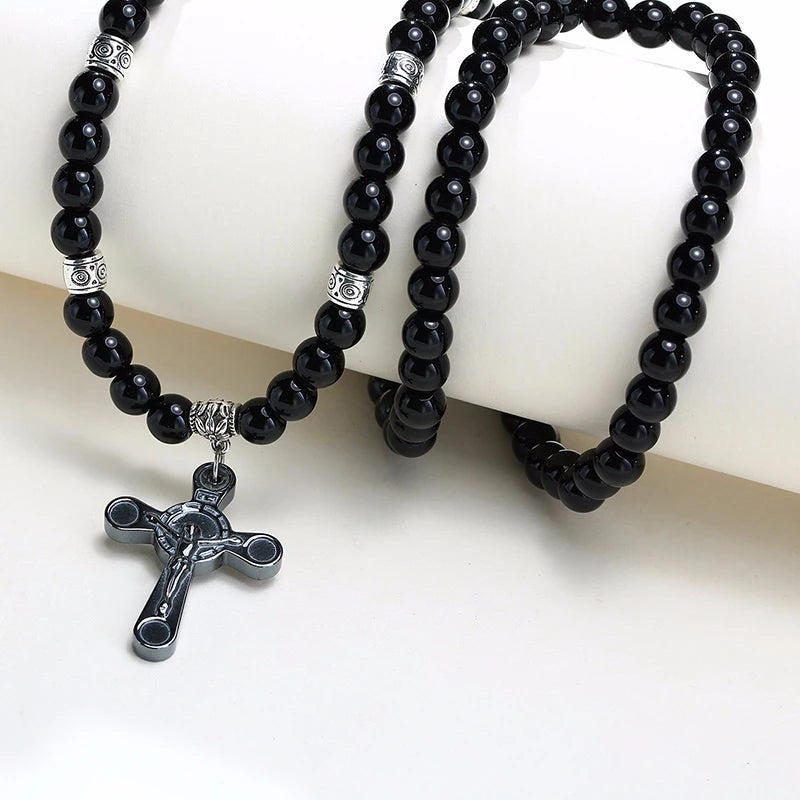 Chapelet en Perles Noires Brillantes avec Croix en Métal Noir et Argent