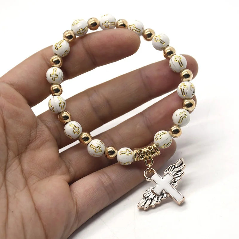 Bracelet Dizainier en Perles avec Croix Ailée