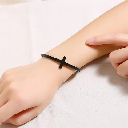 Bracelet Croix Ajustable – Manchette Classique