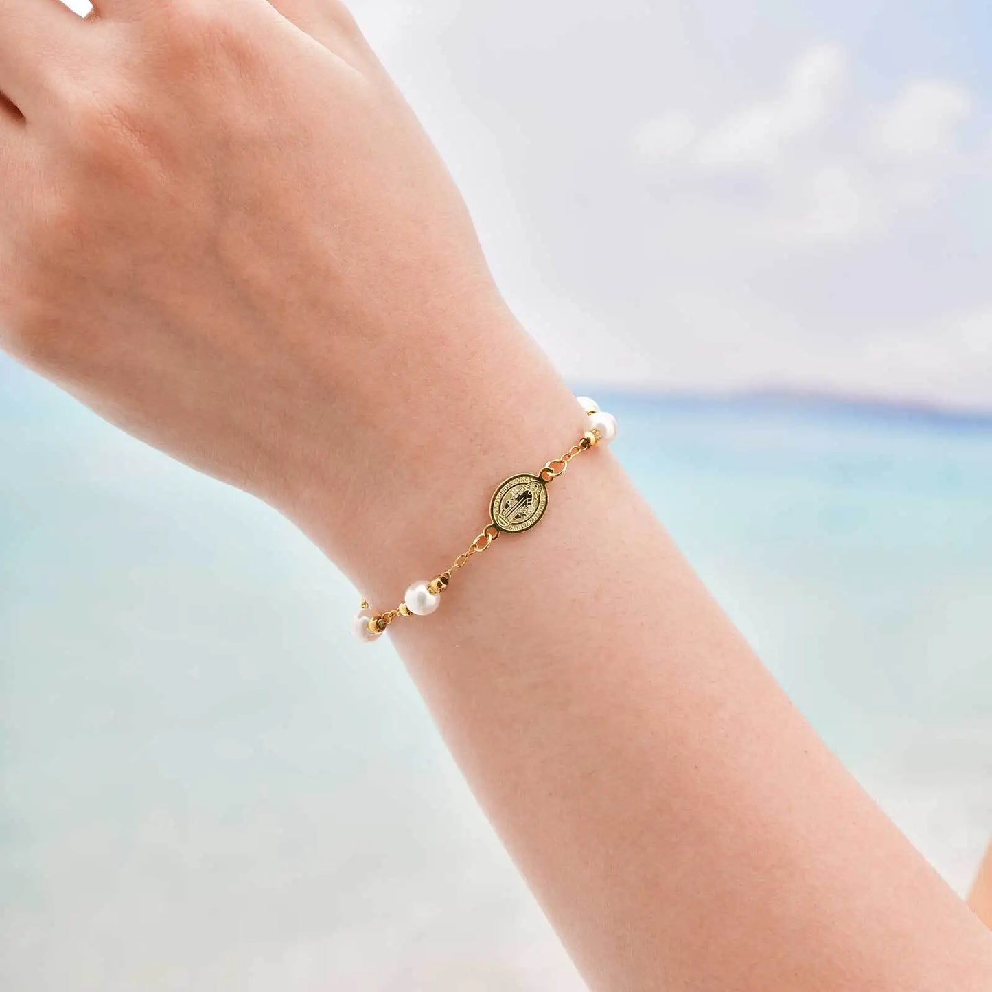 Bracelet Croix Acier Inoxydable Doré – Perles & Médaille Vierge Marie