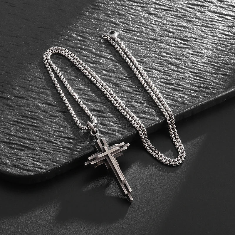 Collier Croix Homme Multicouches en Métal Gris - Style Moderne et Unique